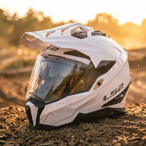 Crosshelm & Motocrosshelm: AIROH & LS2 im Guide