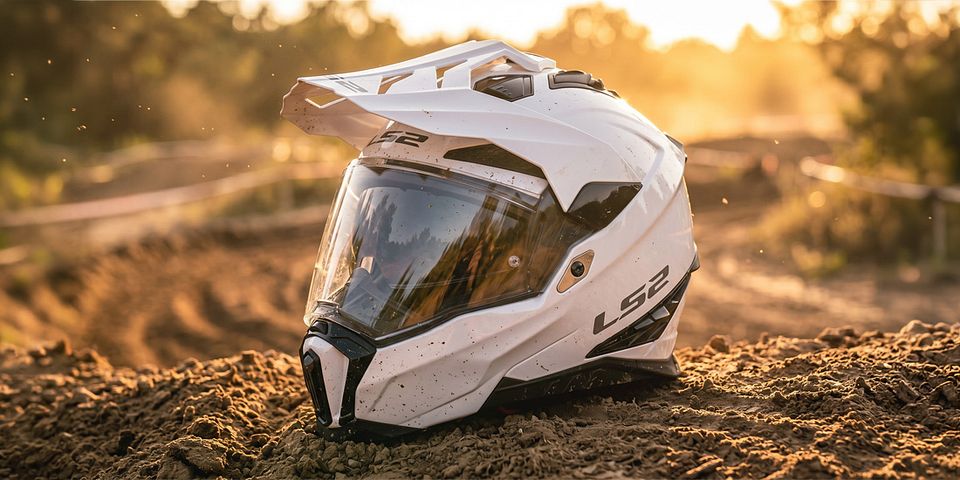 Crosshelm & Motocrosshelm: AIROH & LS2 im Guide