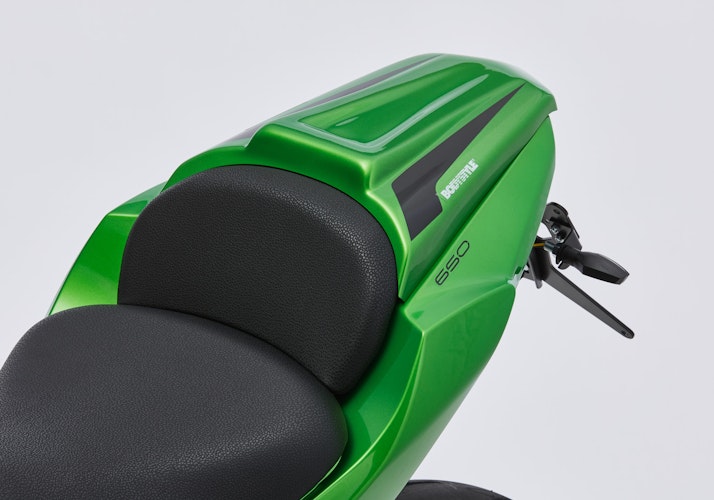 BODYSTYLE Sportsline Sitzkeil ABS Kunststoff weiß/schwarz/grün für KAWASAKI Z650 