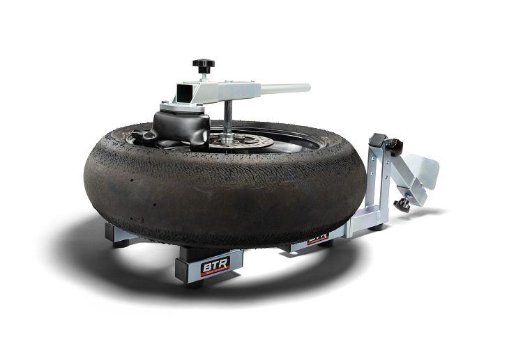 BTR Reifenmontiergerät EVOX® mit Wuchtbock und Starterpaket