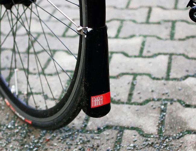 Fahrer Schmutzfänger Latz schwarz