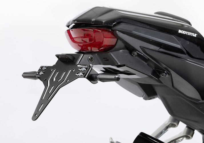 PROTECH V-SHAPE Kennzeichenhalter SET mit Reflektor und Beleuchtung Alu & Stahl Schwarz für HONDA CBR650R, CB650R