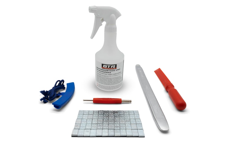 BTR Reifenmontiergerät EVOX® mit Wuchtbock, Starterpaket und Tasche