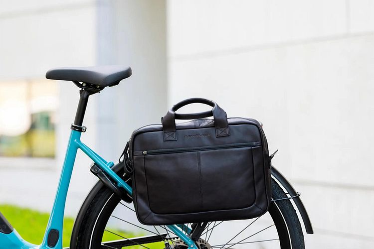 New Looxs Schultertasche Leather Luko schwarz