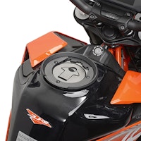 Givi Spezifische Metallflansch zur Befestigung der Tanklock-Taschen KTM Duke 125-390 (