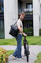 Vorschaubild New Looxs Schultertasche Leeds Single schwarz