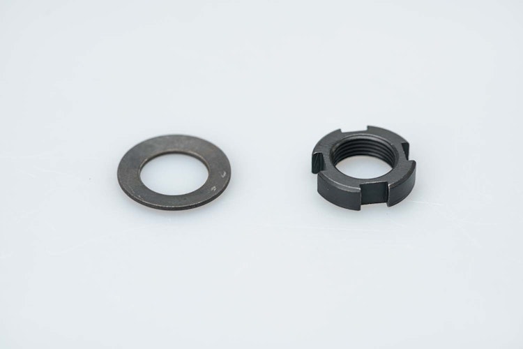 Daytona Kurbelwellenmutter mit Sicherungsscheibe YX ZS