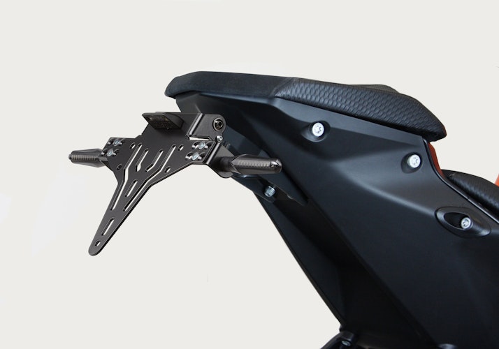 PROTECH Kennzeichenhalterset inkl. Reflektor und Kennzeichenbeleuchtung V-SHAPE - 5820537