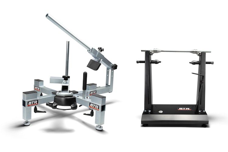 Reifenmontiergerät EVO2® mit Wuchtbock