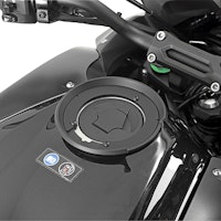 Givi Spezifische Flansch zur Befestigung der Tanklock-Taschen Versys 650 15-17