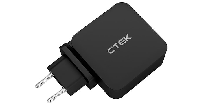 CTEK CS FREE tragbares Batterieladegerät und Adaptive‑Booster