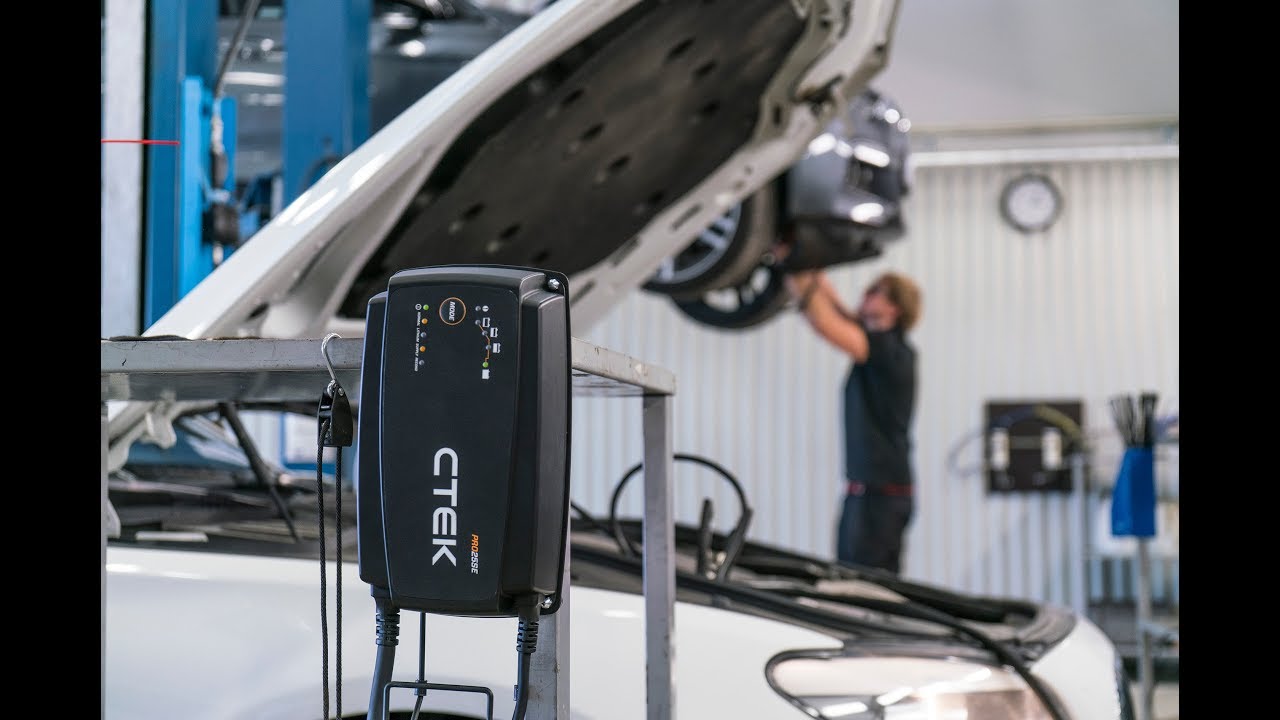 CTEK PRO25S EU professionelles 12‑V Batterielade- und Stromversorgungsgerät